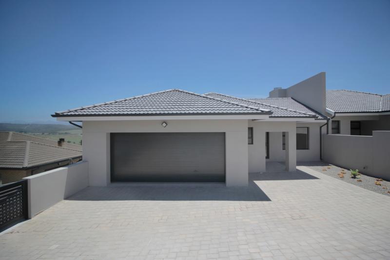 3 Bedroom Property for Sale in Fraaiuitsig Western Cape